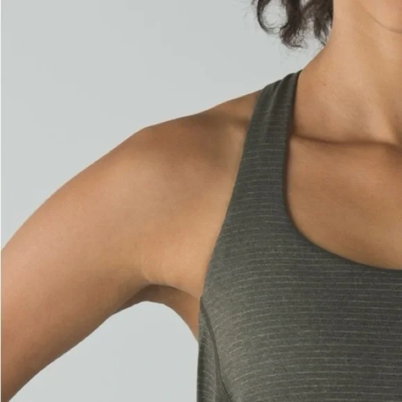 LULULEMON-WILD TANK-SIZE 6 - Picture 4 of 16